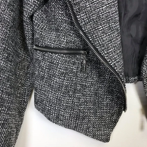 Eden Court Black and White Zipper Jacket - Picture 4 of 5